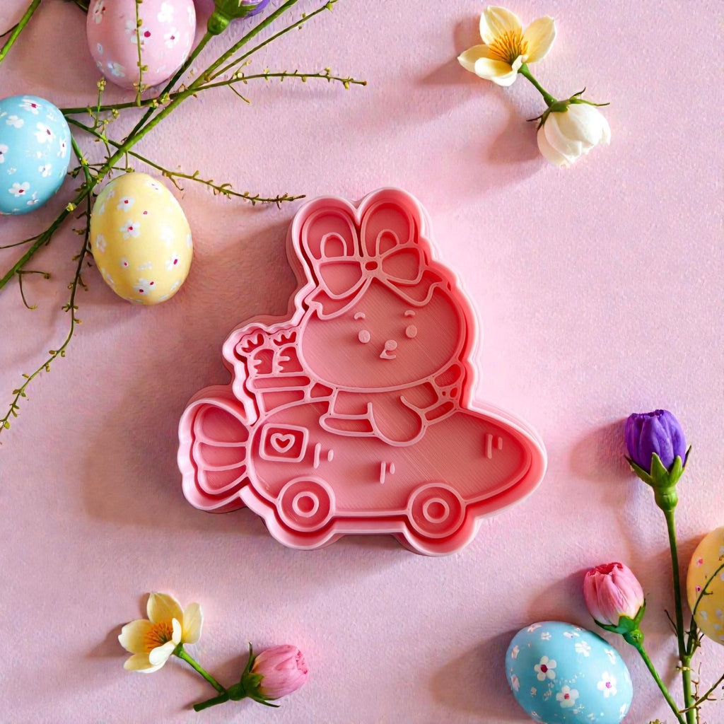 Cortador y sello de galleta Conejo Auto con zanahoria pascua para fondant reposteria, galletas, masa fria y manualidades.