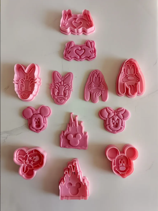 Cortadores y sellos de galletas, Set de 6 figuras de Ratones de peliculas tematicos 5cm para fondant, reposteria, galletas, masa fria y manualidades