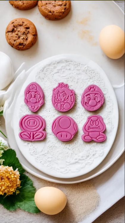 Cortadores y sellos de galletas, Set de 6 figuras de Mario de pelicula tematica 5cm para fondant, reposteria, galletas, masa fria y manualidades.