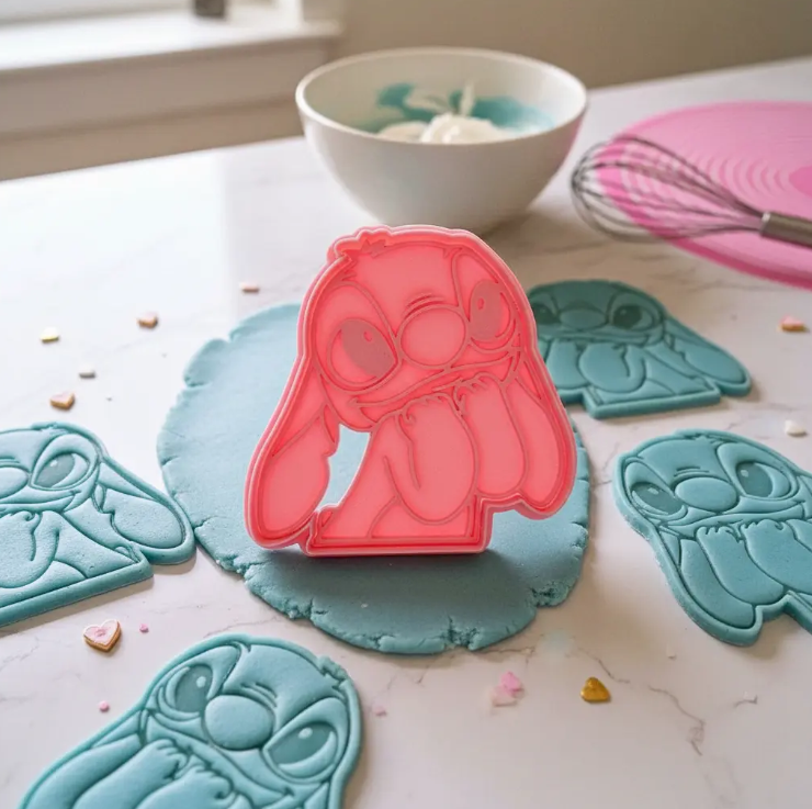 Cortador y sello de galletas Alien azul para fondant reposteria, galletas, masa fria y manualidades.