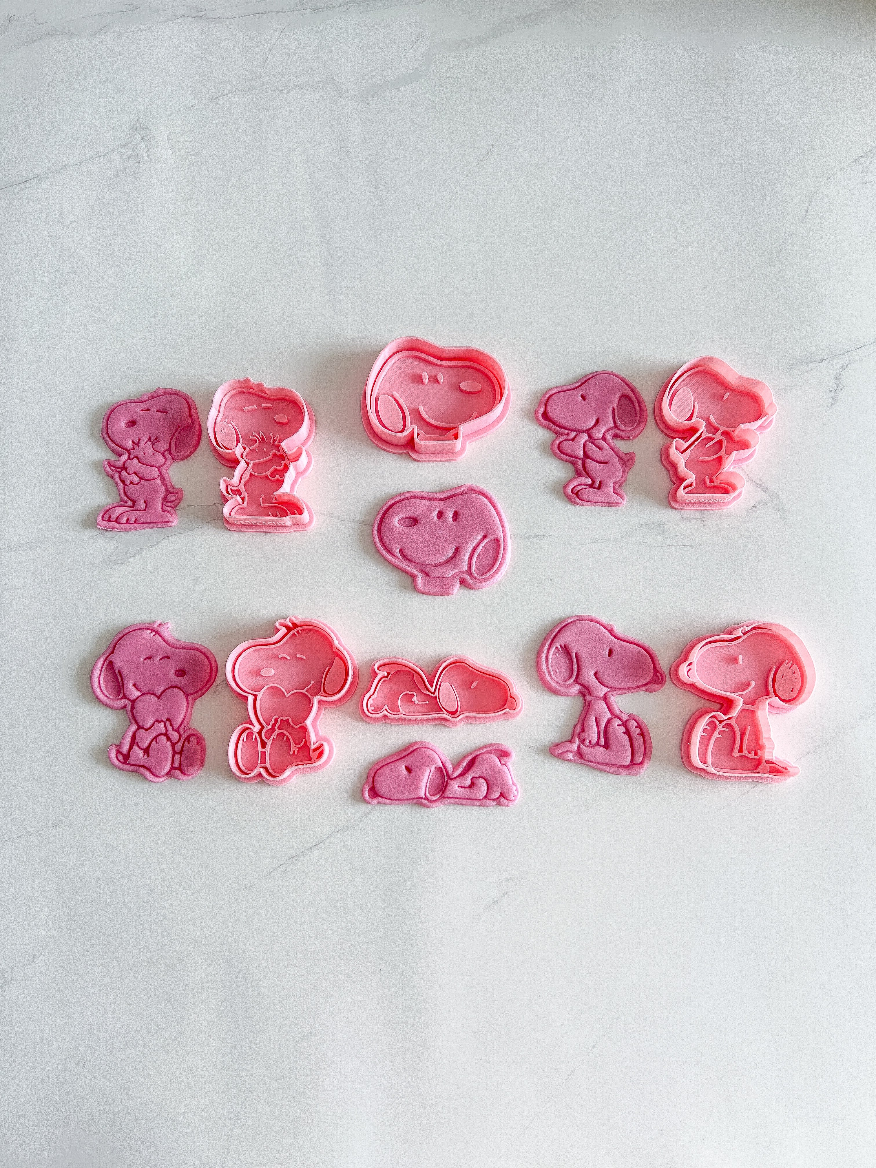 Cortadores y sellos de galletas, Set de Perro Curioso Dibujo Animado 5cm para fondant, masa fria, manualidades y galletas.