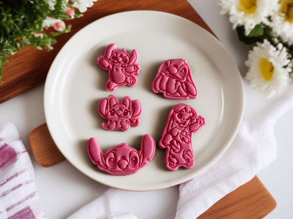 Cortadores y sellos de galletas, Set de 5 figuras de alien azul de peliculas tematicos 5cm para fondant, reposteria, galletas, masa fria y manualidades.