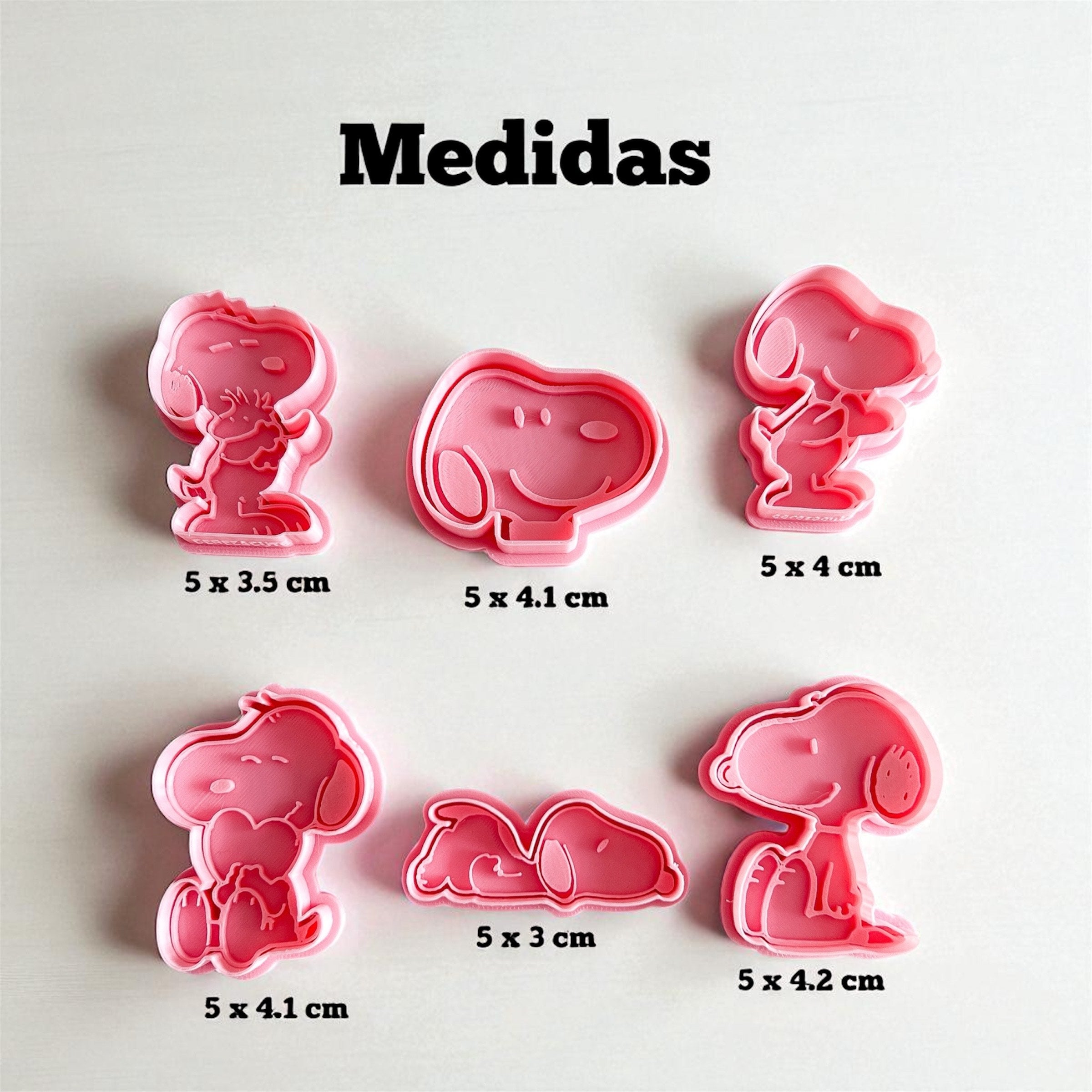 Cortadores y sellos de galletas, Set de Perro Curioso Dibujo Animado 5cm para fondant, masa fria, manualidades y galletas.