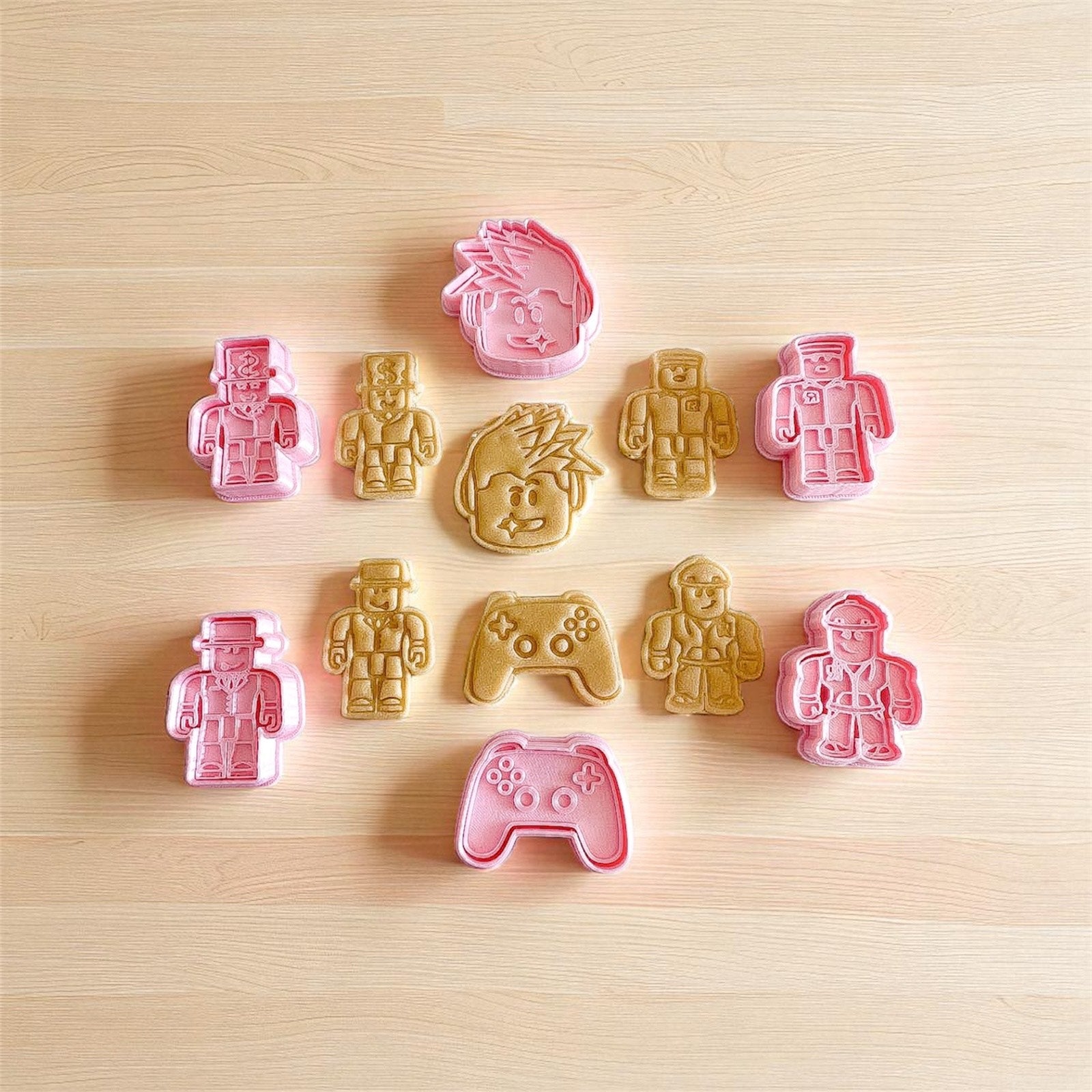Cortadores y sellos de galletas, Set de 6 figuras de video juegos tematicos 6cm para fondant, reposteria, galletas, masa fria y manualidades.
