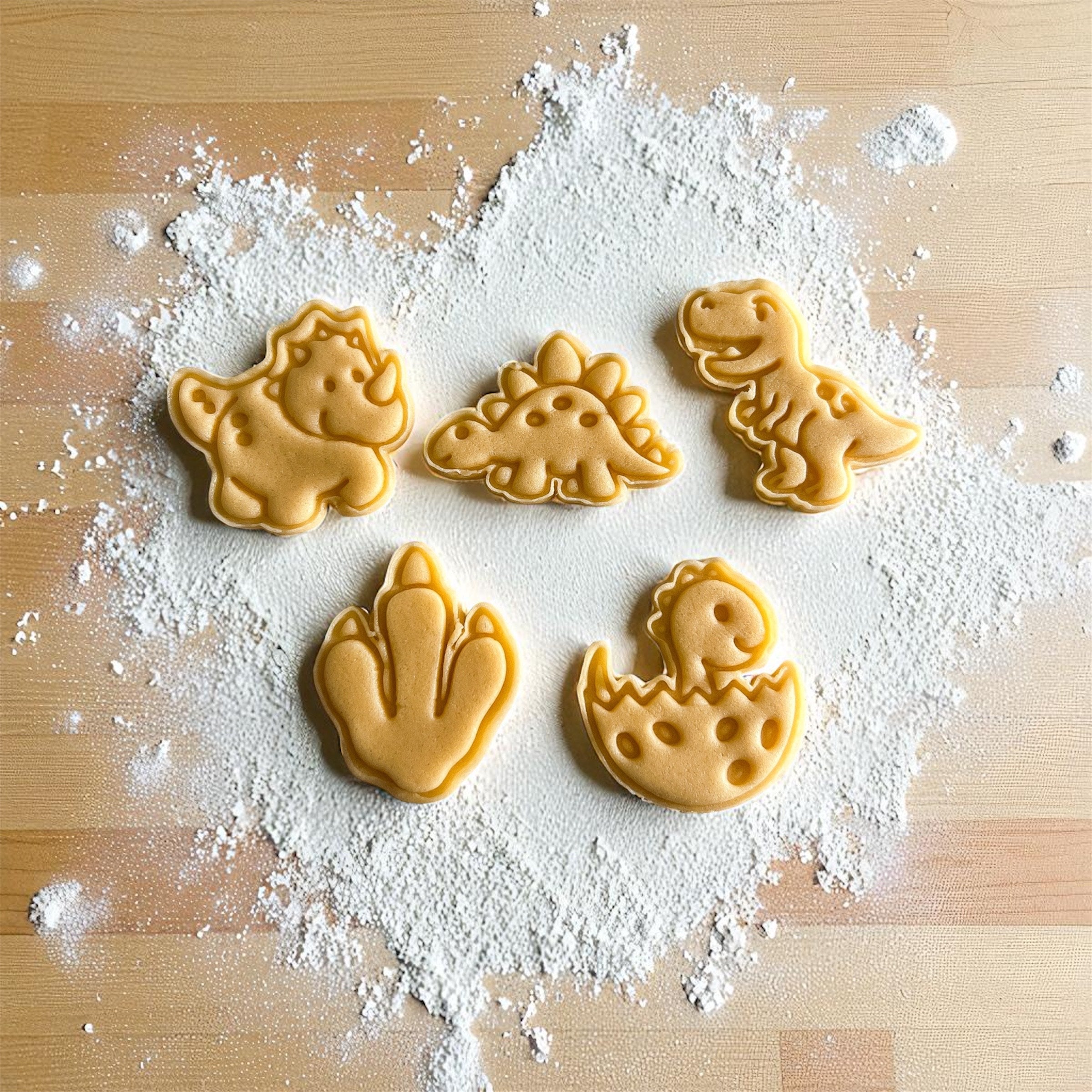 Cortadores y sellos de galletas, Set de 5 figuras de Dinosaurios, 5cm para fondant reposteria, galletas, masa fria y manualidades.