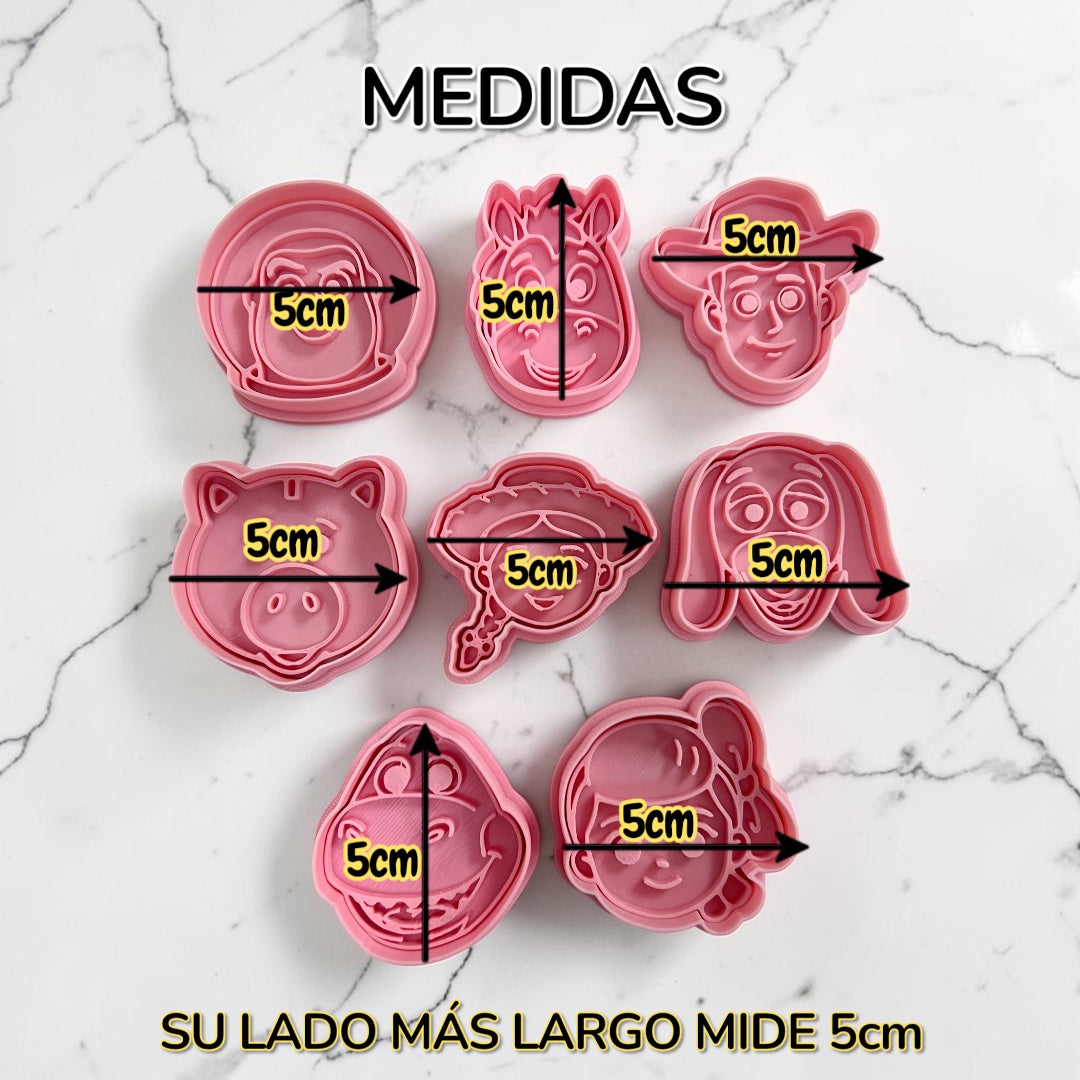 Cortadores y sellos de galletas Set de 8 diseños de juguetes animados de 5cm para fondant reposteria, galletas, masa fria y manualidades.