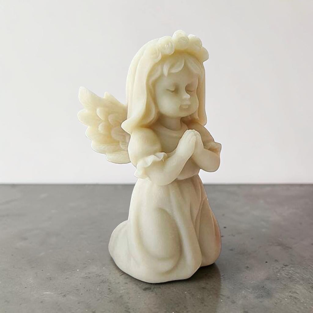 Angelita Orando 3D