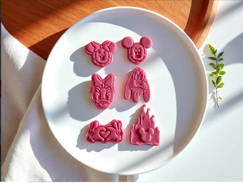 Cortadores y sellos de galletas, Set de 6 figuras de Ratones de peliculas tematicos 5cm para fondant, reposteria, galletas, masa fria y manualidades