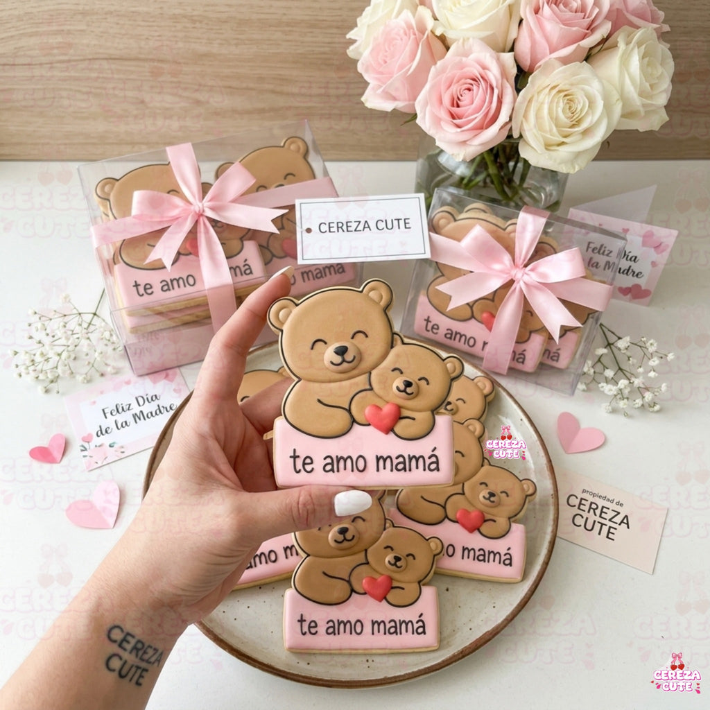 Cortador y sello de galleta Mama oso dia de la Madre para fondant reposteria, galletas, masa fria y manualidades.