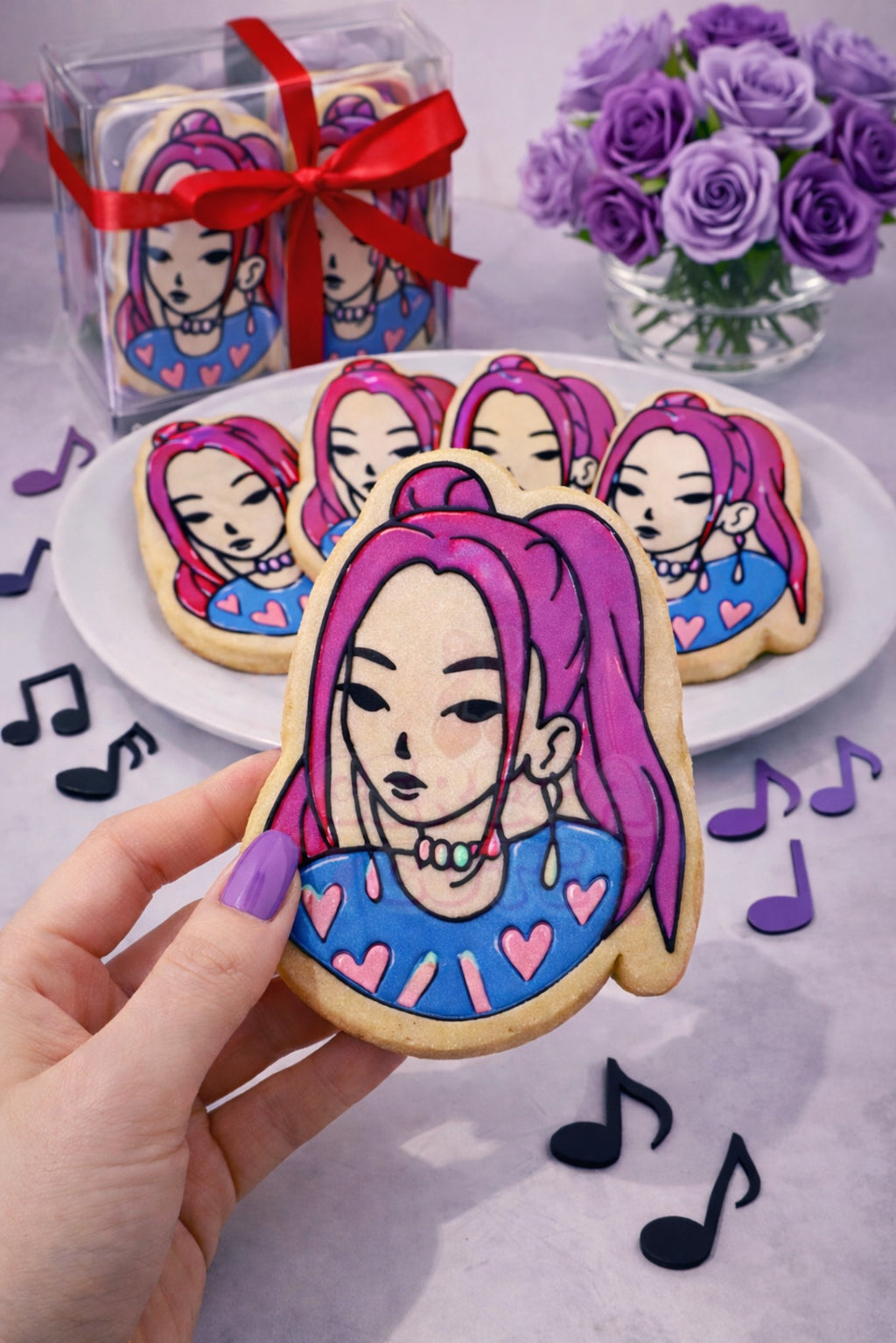 Cortador y sello de galleta Kpop MIRA para fondant reposteria, galletas, masa fria y manualidades.