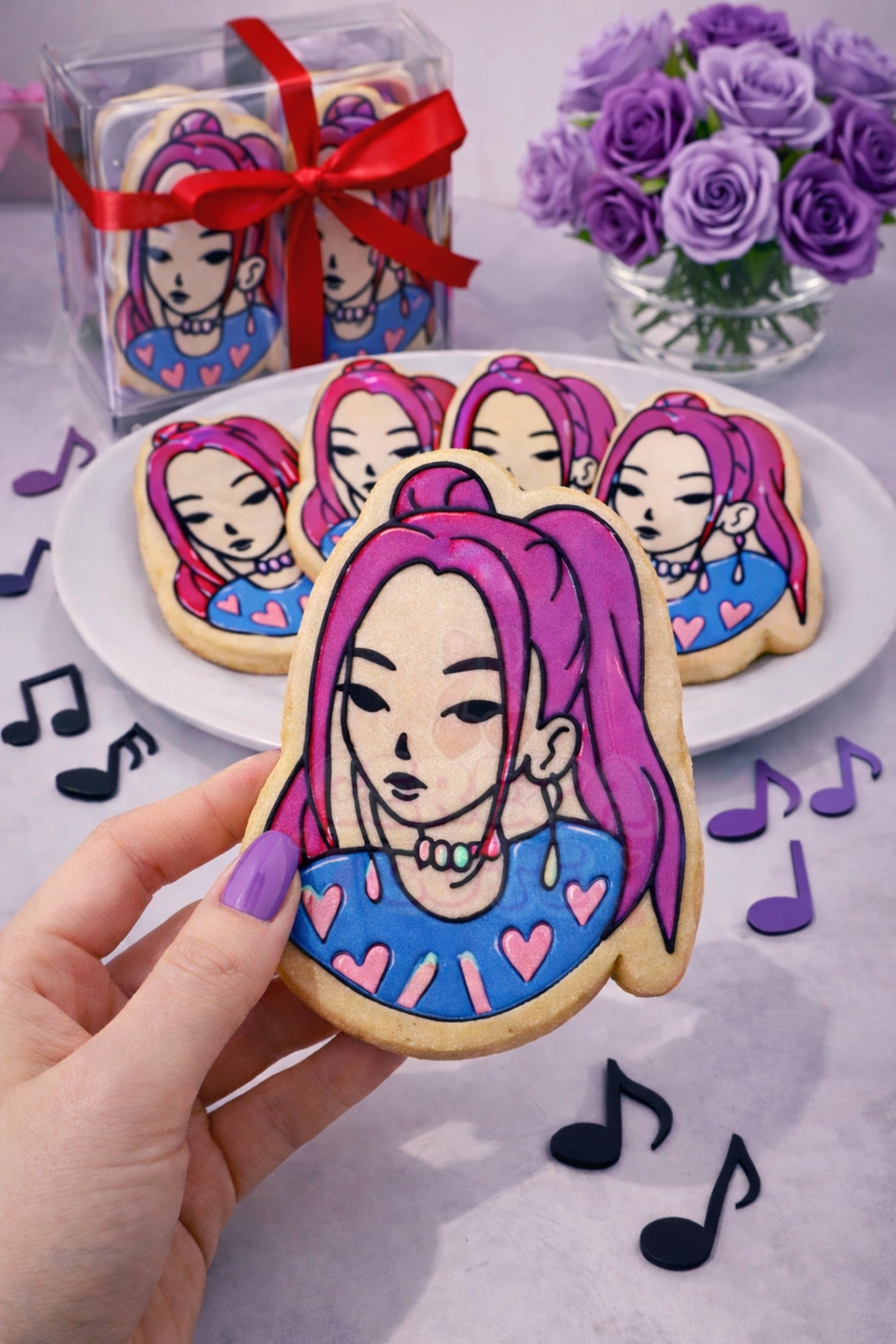 Cortador y sello de galleta Kpop MIRA para fondant reposteria, galletas, masa fria y manualidades.