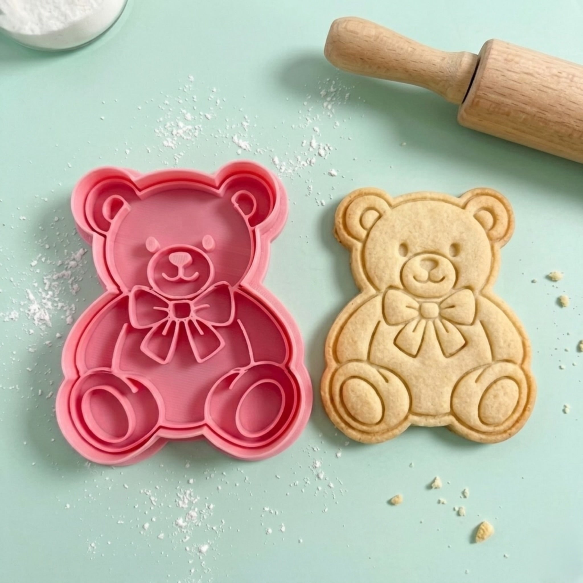 Cortador y sello de galleta Oso de peluche Baby shower para fondant reposteria, galletas, masa fria y manualidades.