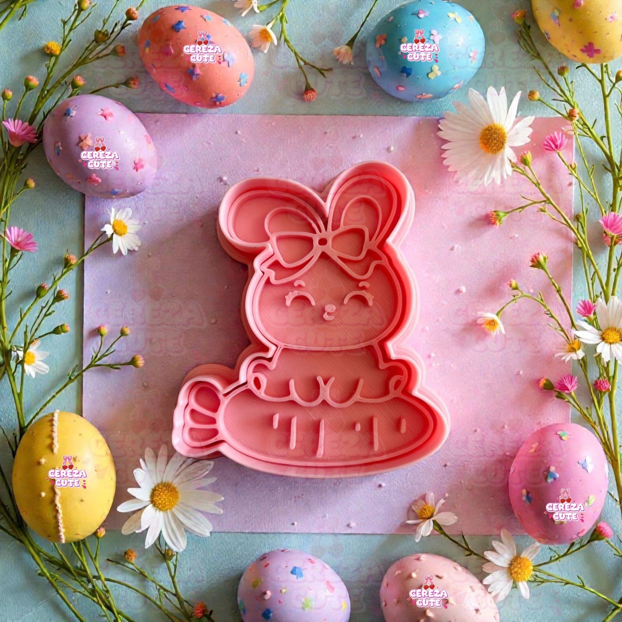 Cortador y sello de galleta Conejo encima de zanahoria pascua para fondant reposteria, galletas, masa fria y manualidades.