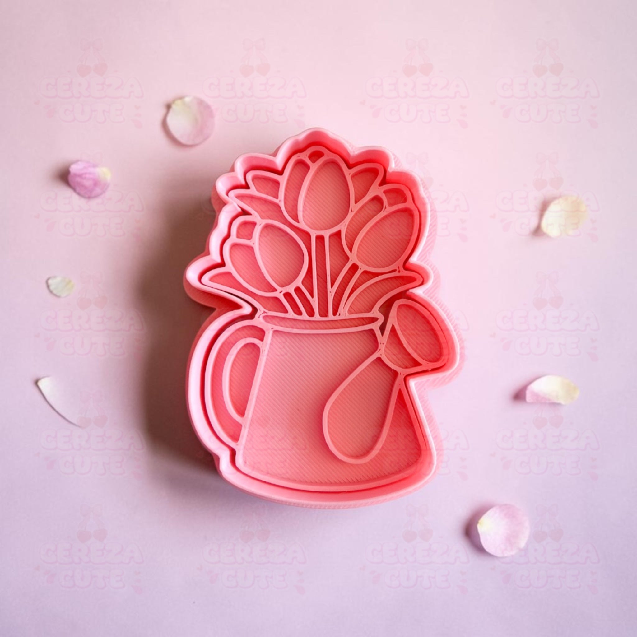 Cortador y sello de galletas Regador tulipanes para fondant reposteria, galletas, masa fria y manualidades.