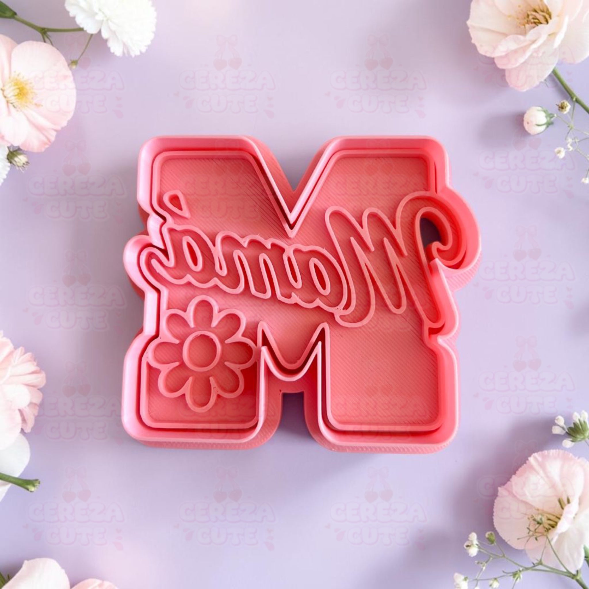 Cortador y sello de galletas letra M de mama para fondant reposteria, galletas, masa fria y manualidades.